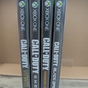 Call of Duty Xbox One Game Set - Black